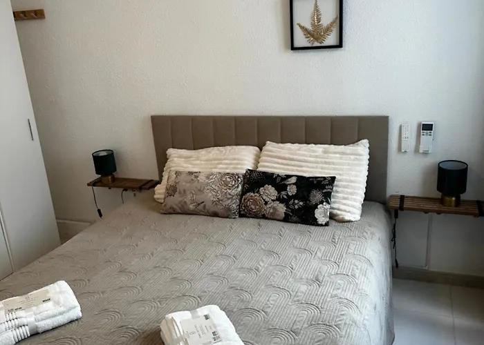 Sofia Holiday-150 M From Arenal And Free Parking Appartement
